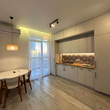 Григорія Сковороди вул., 40