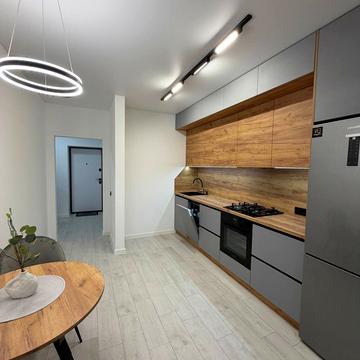 Фабрична вул., (Будинок 1)