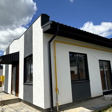 Весняна вул., 13