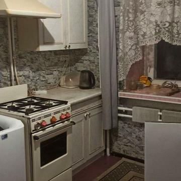 Металургів вул., 14