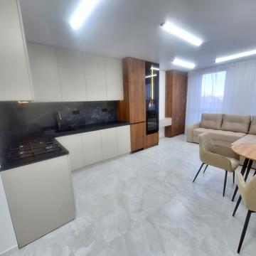 Карпатська вул., 10-Б