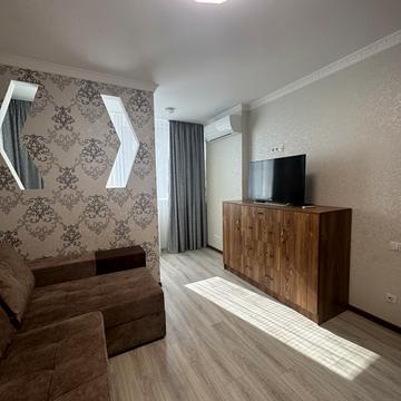 Академіка Сахарова вул., 9