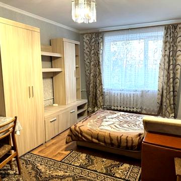 Волонтерська вул., 8/2