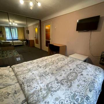 Науки просп. (Леніна), 21