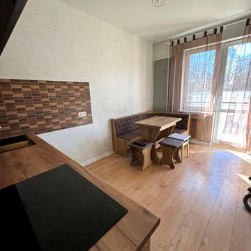 Євгена Чикаленка вул., 59/9