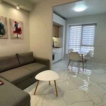 Набережна Перемоги вул., 42