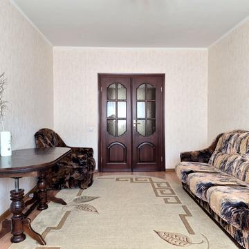 Академіка Грушевського вул., 38