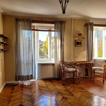 Бастіонна вул., 3/12