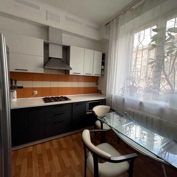 Сергія Набоки вул., 1