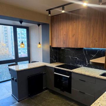 Стадіонна вул., 6