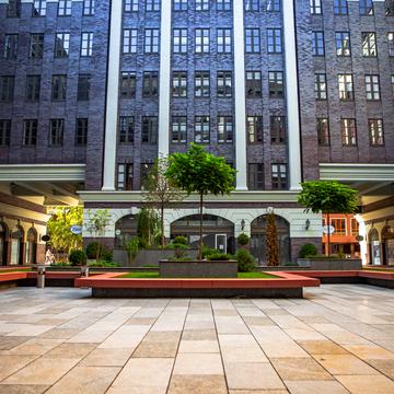 Барикадна вул., 16