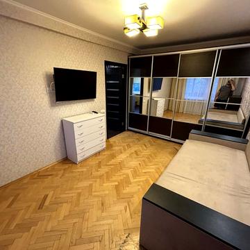 Дарницький бульв., 15