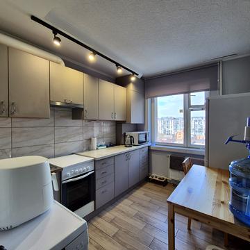 Лялі Ратушної вул., 26