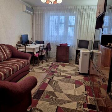 Зоряний бульв., 1