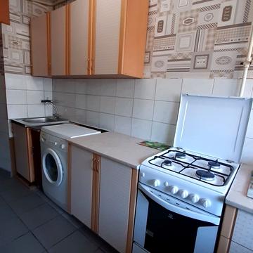 Мілютенка вул., 38