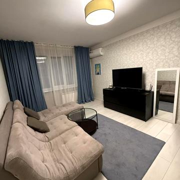 Лариси Руденко вул., 6