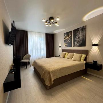 Співдружності вул., 7