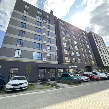 Героїв Майдану вул., 15