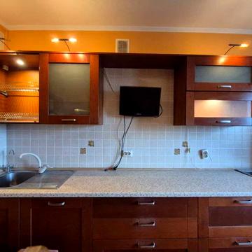 Милославська вул., 4