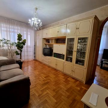 Дегтярівська вул., 30