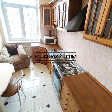 Велика Васильківська вул. (Червоноармійська), 111/113