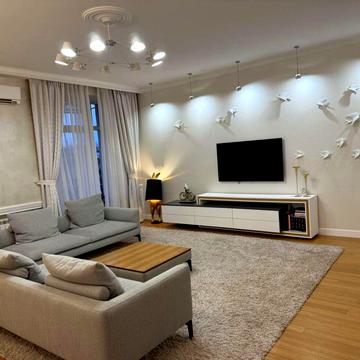 Заньковецької вул., 8