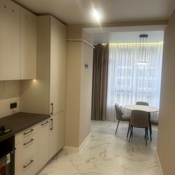 Мартинова просп., (вул. Молодіжна, 10)