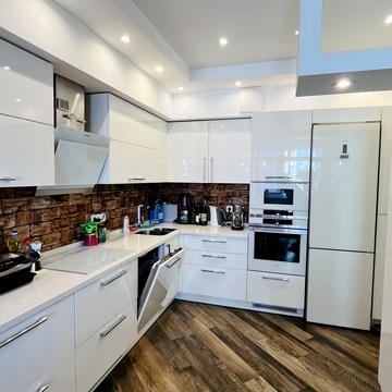 Дніпровська набережна вул., 26-Б