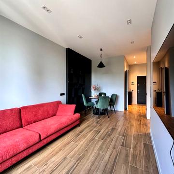 Набережна Перемоги вул., 68-А