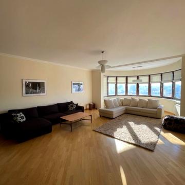 Кропивницького вул., 10