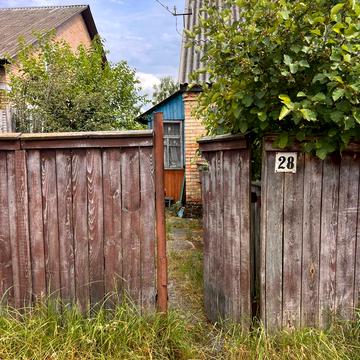 Вишнева вул., 1