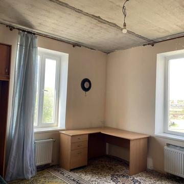 Михайла Грушевського вул., 2