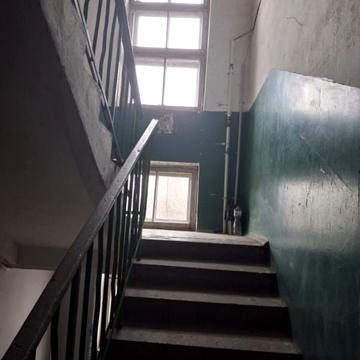 Космонавтів вул., 14