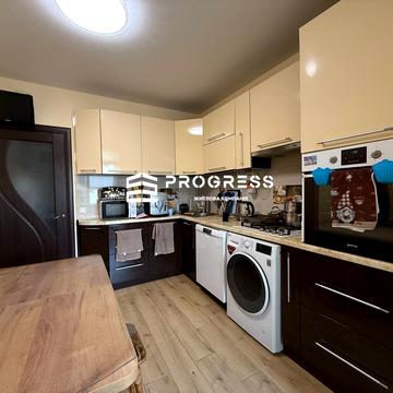 Яблунева вул., (Будинок 11)