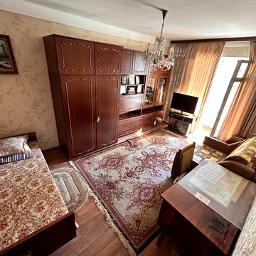 Ореста Левицького вул. (Академіка Курчатова), 25/37