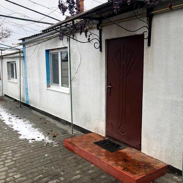 молодіжна, 17