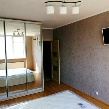 Європейського Союзу просп. (Правди), 41-Д