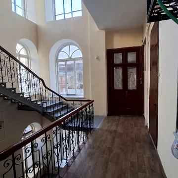 Олександра Ройтбурда пров. (Ляпунова), 8