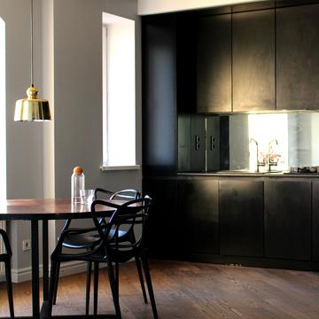 Двірська вул., 15