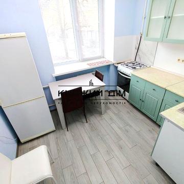 Леоніда Каденюка просп. (Юрія Гагаріна), 2/35