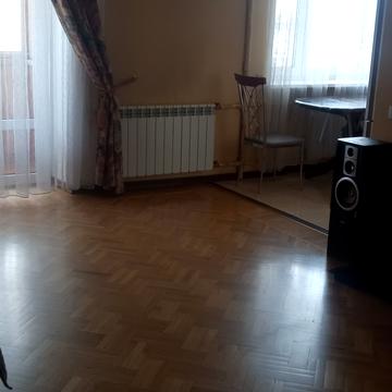 Воскресенська вул., 27