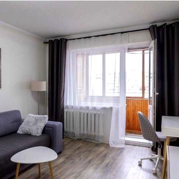 Зої Гайдай вул., 3