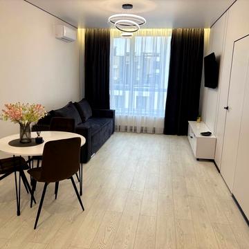 Героїв Майдану вул., (Будинок 9)