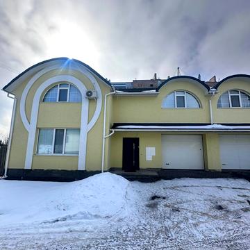 Степана Бандери вул., 82/2