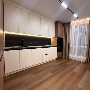 Романа Левицького вул., 34