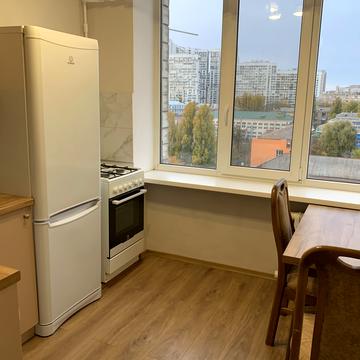 Лесі Українки бульв., 36/10