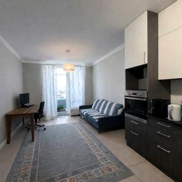 Анатолія Петрицького вул., 17