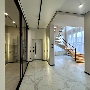 Центральна вул.