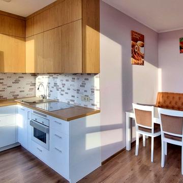 Салютна вул., 2к3