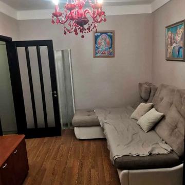 Пилипа Орлика вул., 9